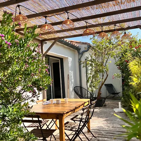 Les Petites Terres Bed & Breakfast Sainte-Marie-de-Re