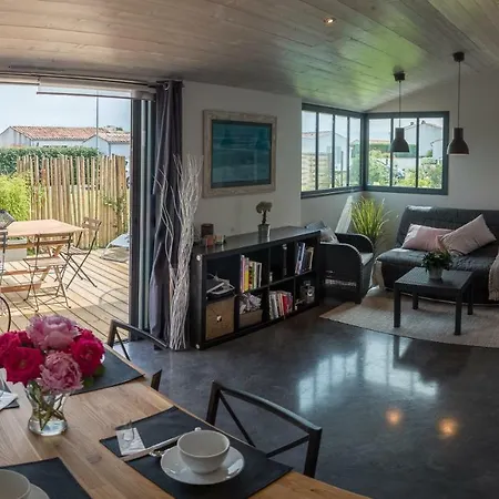 Couette-café Les Petites Terres 3*
