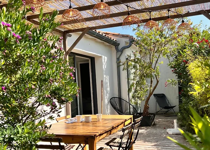 Les Petites Terres Bed & Breakfast Sainte-Marie-de-Re