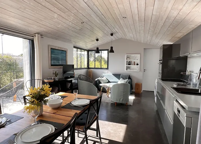 Les Petites Terres Bed & Breakfast 3*