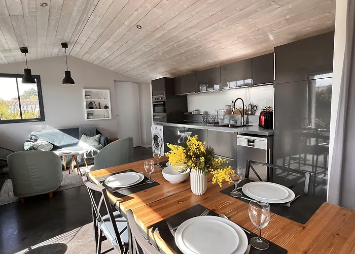 Les Petites Terres Bed & Breakfast